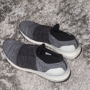 Laceless Ultraboost